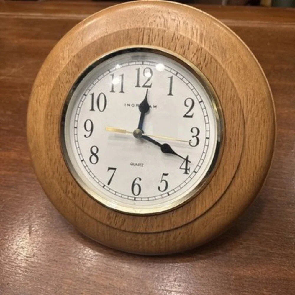 Vintage Ingraham 8.5in Quartz Wall Clock Brown Wood Frame Tested and Working